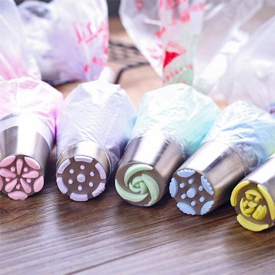 CakeLove - Flower-Shaped Frosting Nozzles