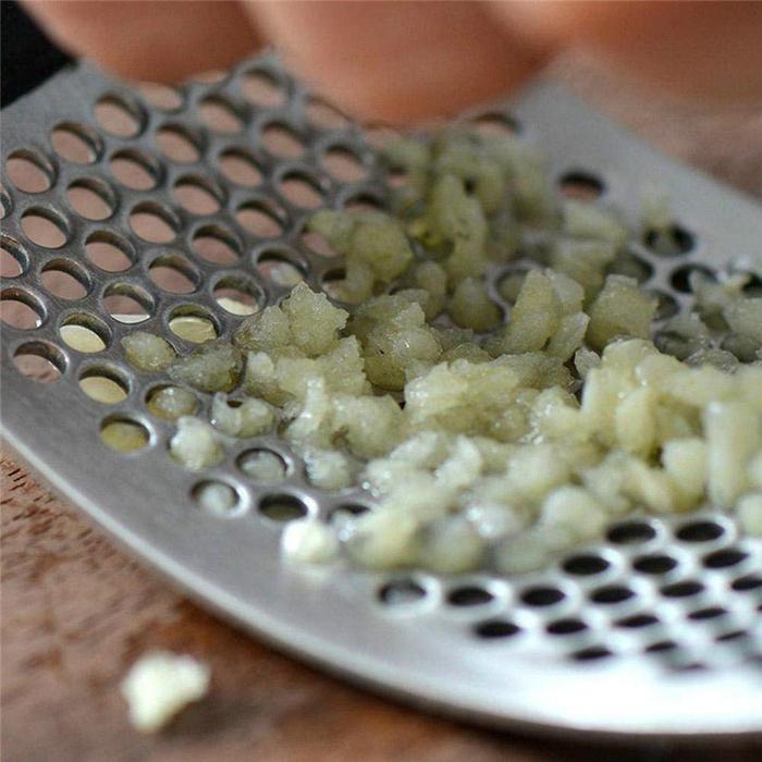 EASY GARLIC PRESSING TOOL